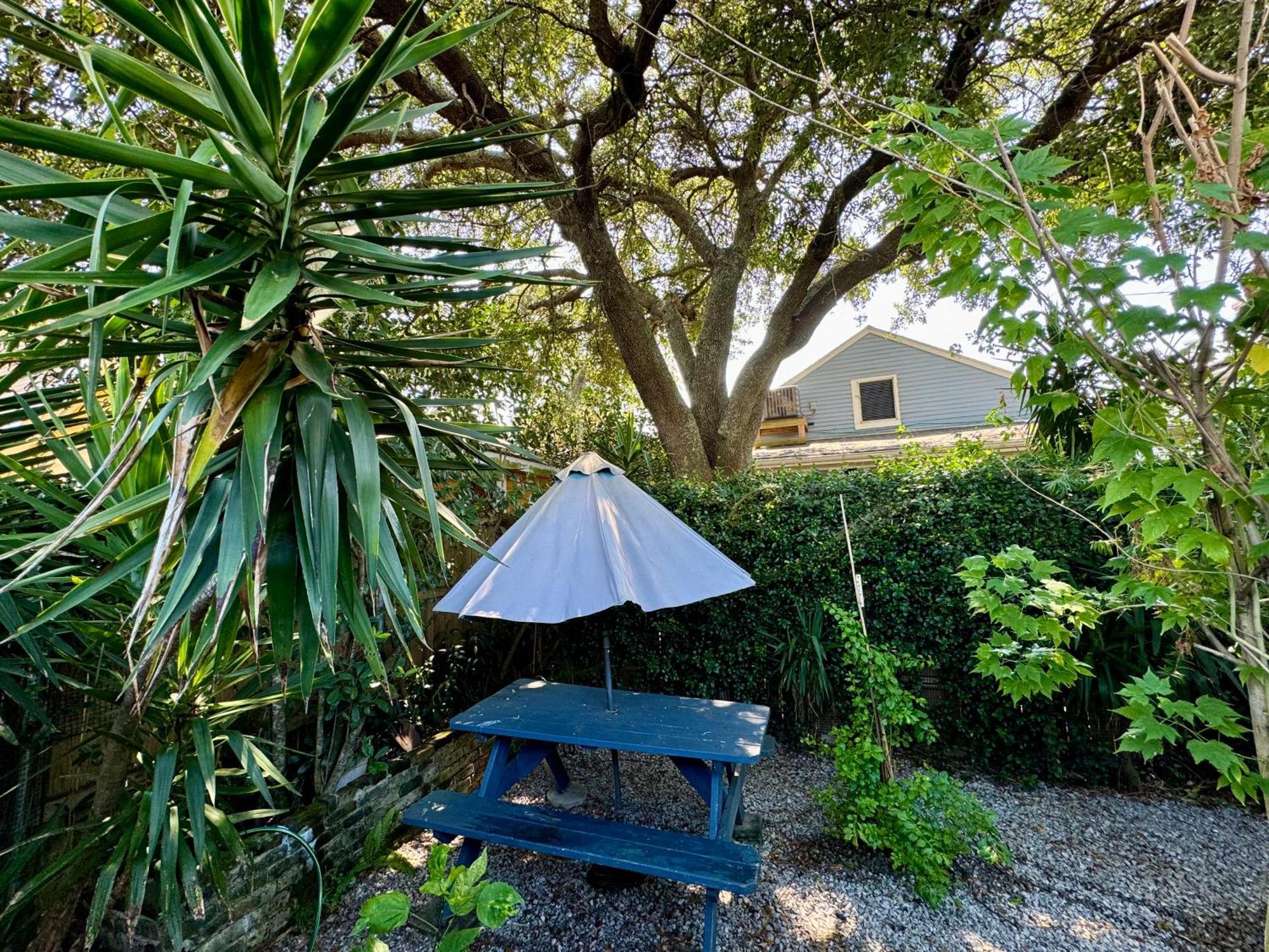 One Bedroom Apartment With Hot Tub 2 Blocks To Magazine Street Nueva Orleans Exterior foto